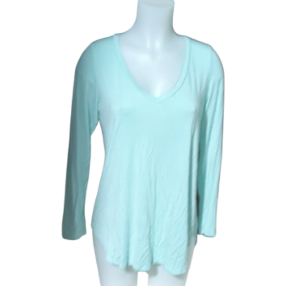 Size M Freeloader Pastel Green Loose Fit Long Sleeve V-Neck Top